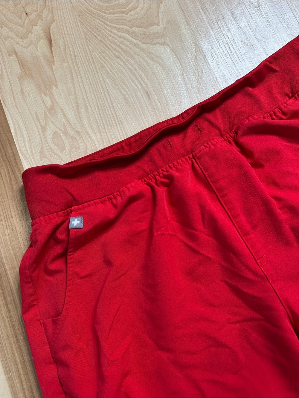 Figs Winning Red Jogger Zamora Scrub Pants Women’s size Large Tall - Picture 2 of 5